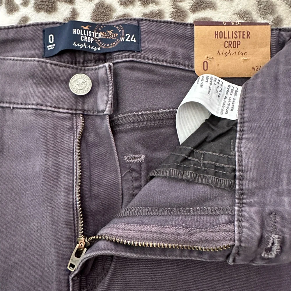 Hollister Crop High Rise Fray Bottom Pants in Gray Purple Size 0 24W